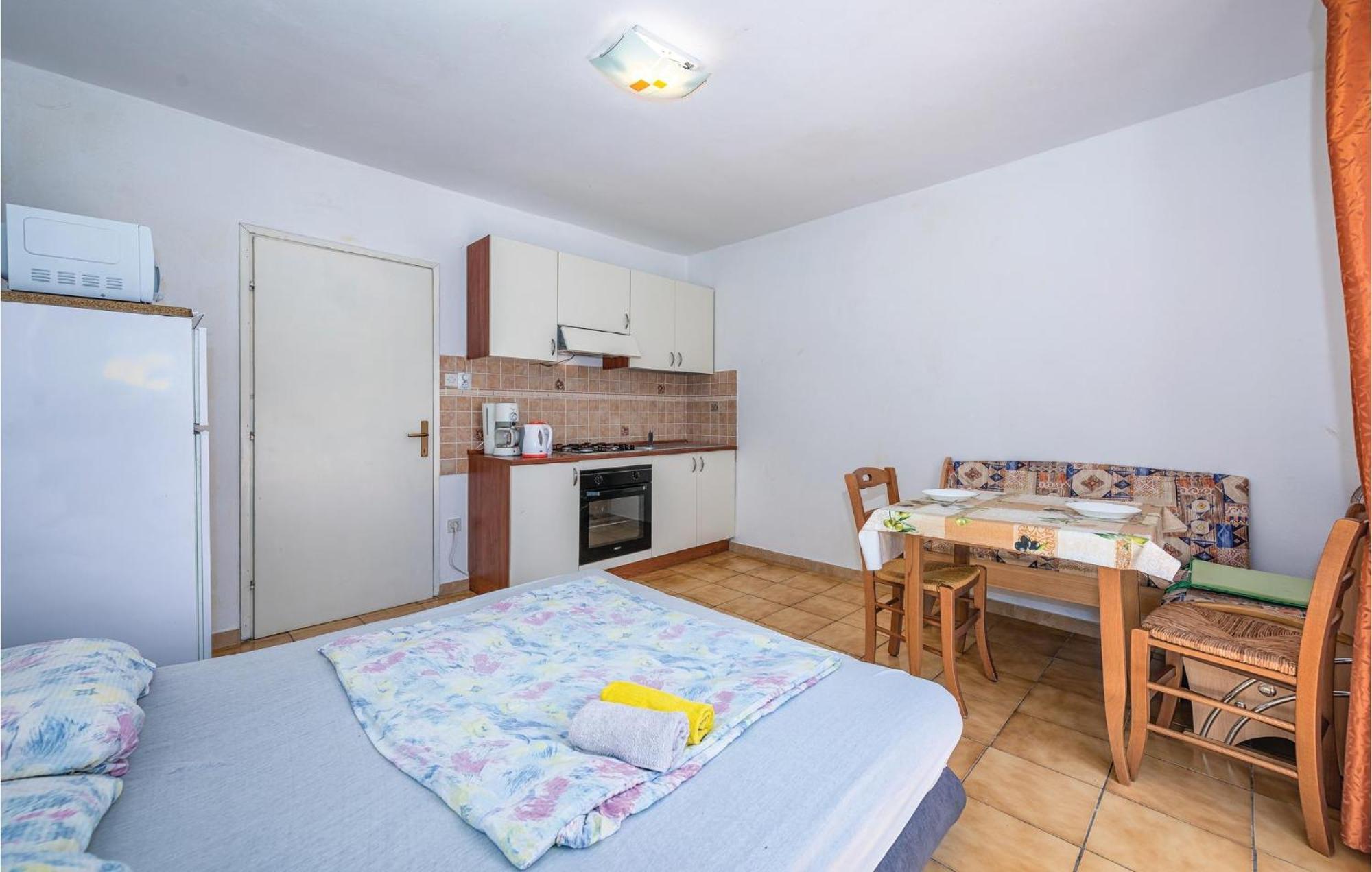 Amazing Apartment In Rovinj With Wifi Ngoại thất bức ảnh
