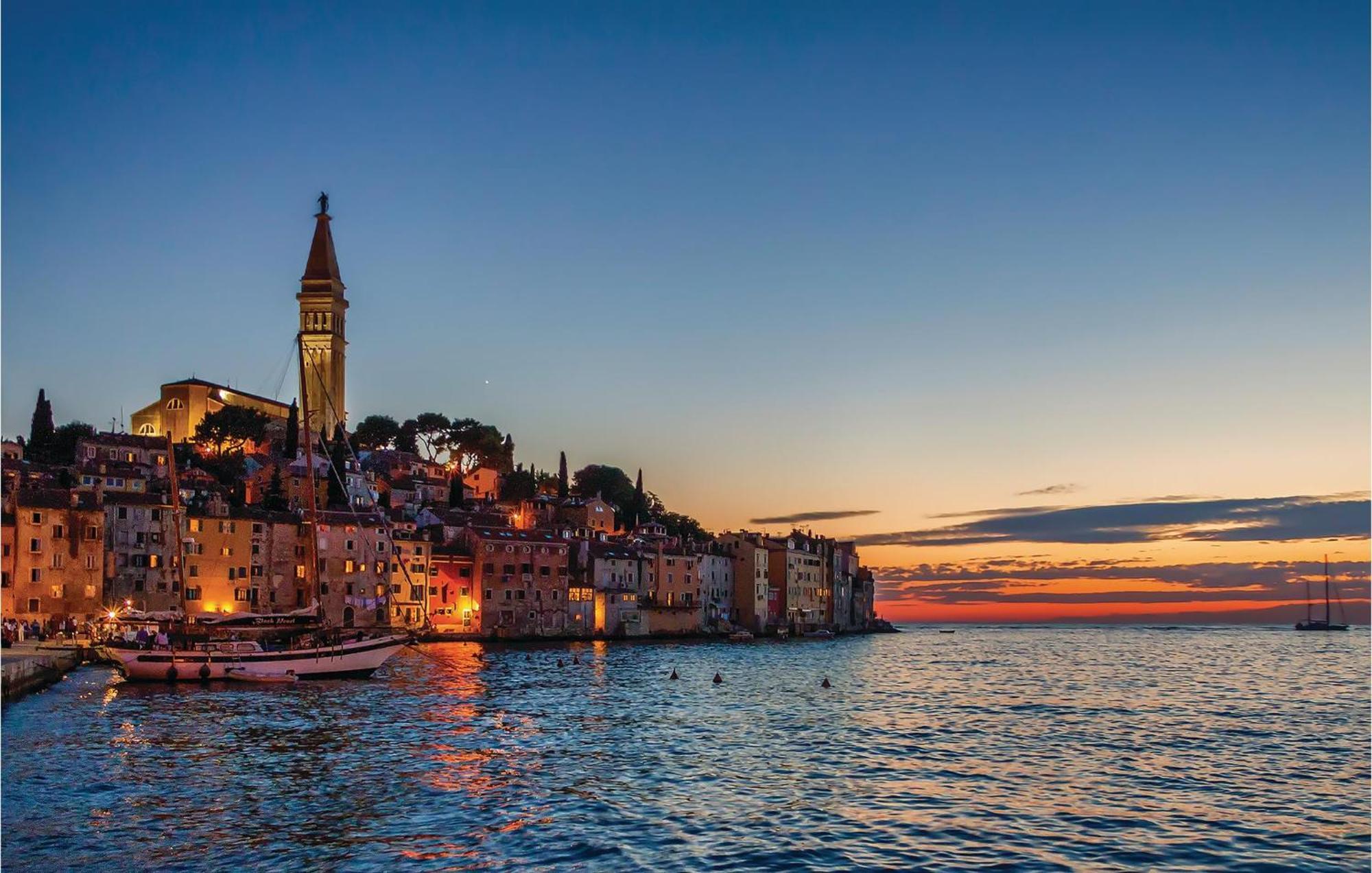 Amazing Apartment In Rovinj With Wifi Ngoại thất bức ảnh